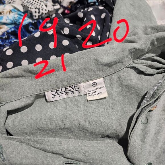 Vintage 90s silk cottagecore grandma floral blouse - Picture 3 of 3